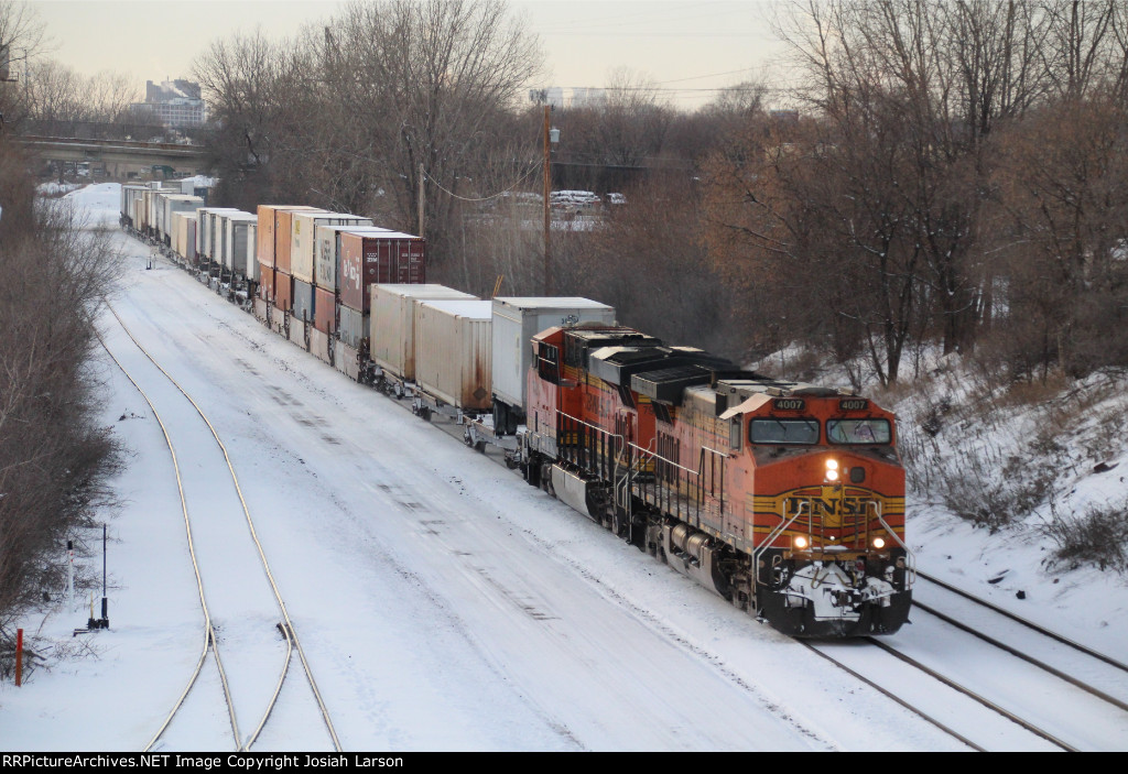 BNSF 4007 East